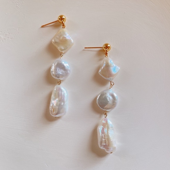 Genuine natural baroque pearl dangle earrings - Picture 6 of 6